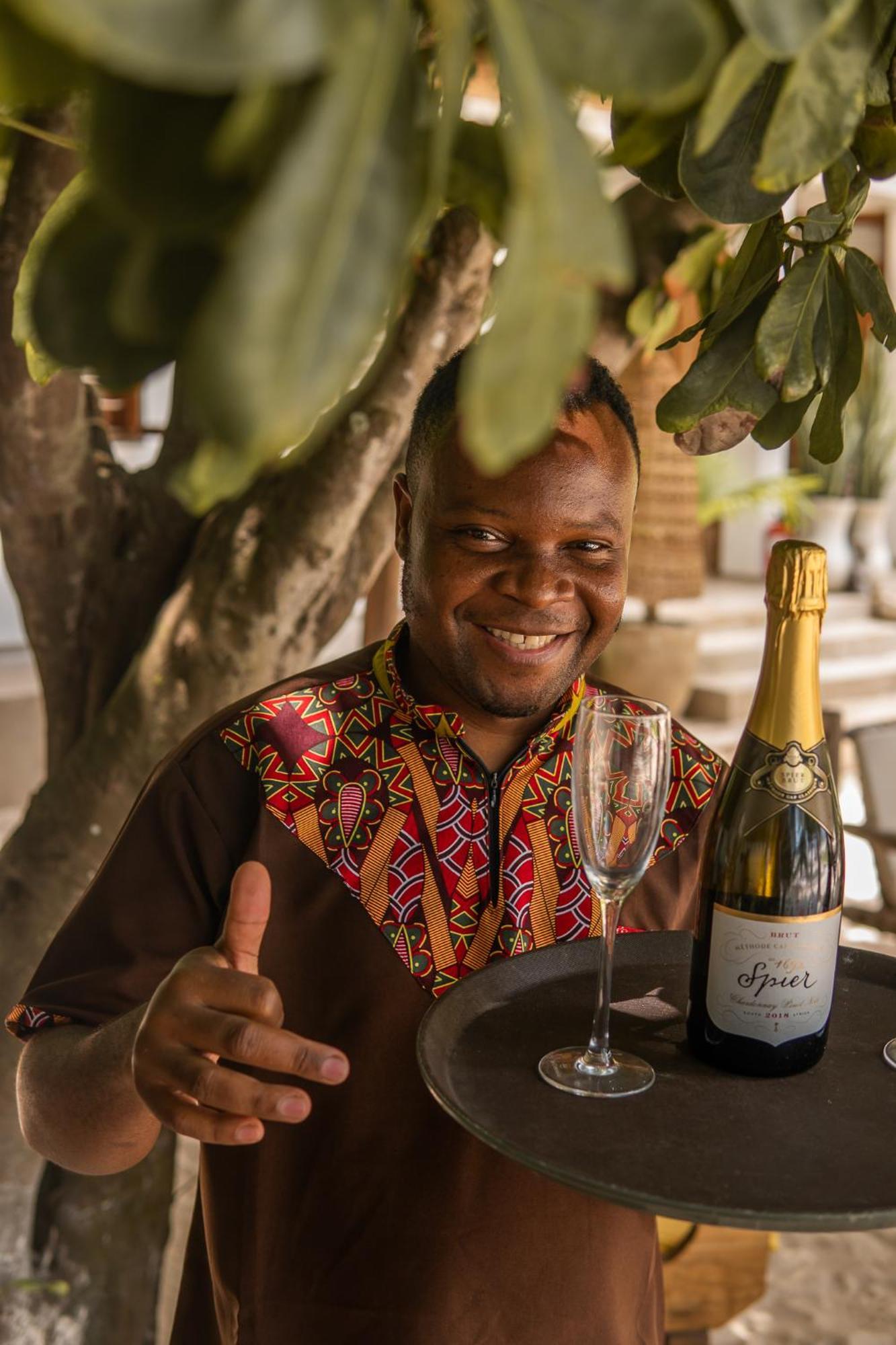 Kima Serviced Beach House & Suites Bwejuu Eksteriør bilde